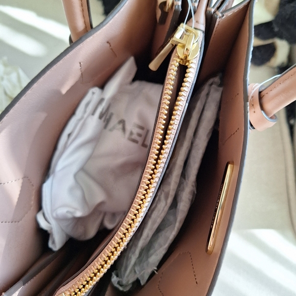 Michael Kors Mercer Median Accordion Messenger Tote  New Without Shoulde… - Picture 9 of 9